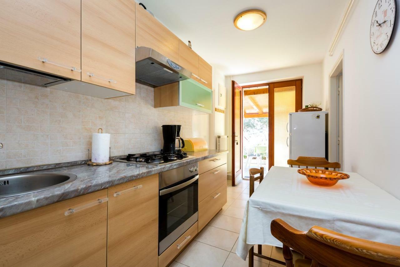 Apartment Marija Mali Lošinj Exteriör bild